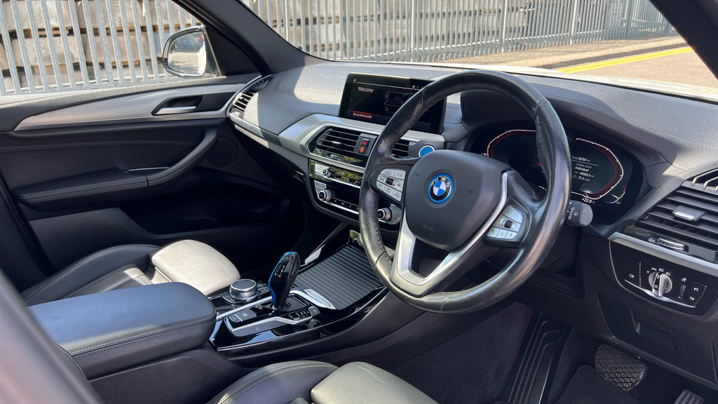 BMW iX3 80Kwh Premier Edition Pro White #9