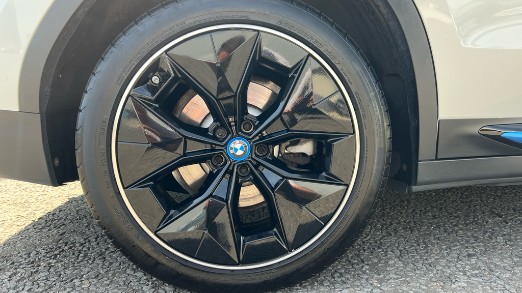 BMW iX3 80Kwh Premier Edition Pro White #27
