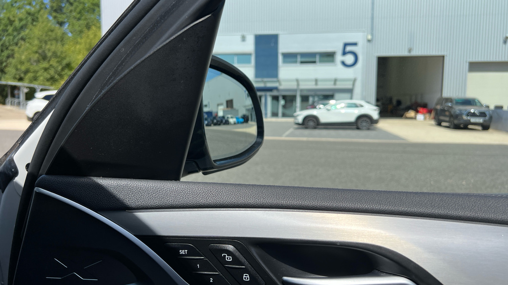 BMW iX3 80Kwh Premier Edition Pro White #23