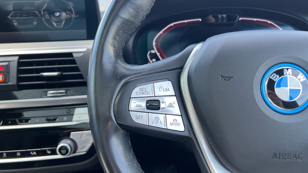 BMW iX3 80Kwh Premier Edition Pro White #20