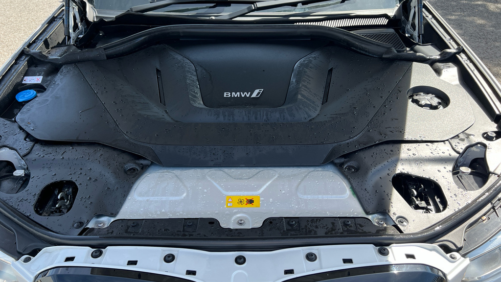 BMW iX3 80Kwh Premier Edition Pro White #24