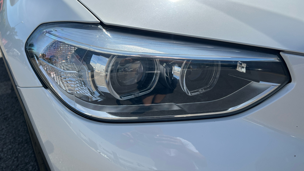 BMW iX3 80Kwh Premier Edition Pro White #32