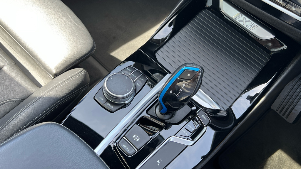 BMW iX3 80Kwh Premier Edition Pro White #15