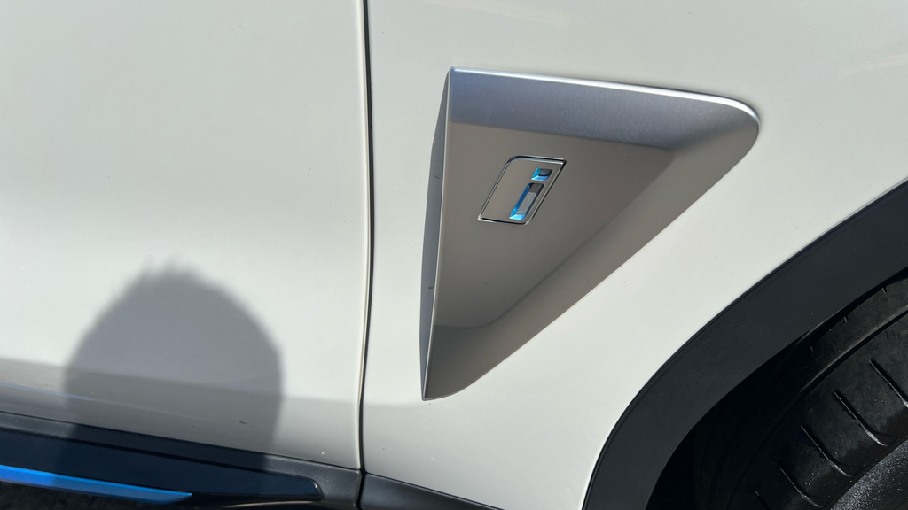 BMW iX3 80Kwh Premier Edition Pro White #57