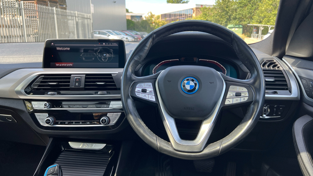 BMW iX3 80Kwh Premier Edition Pro White #12