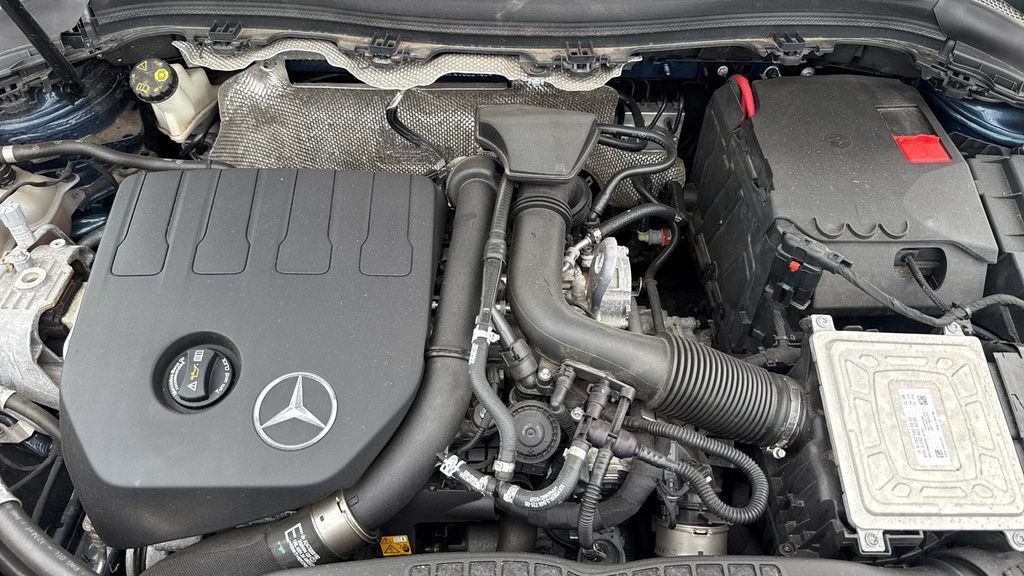 Mercedes-Benz B Class Mpv White #23