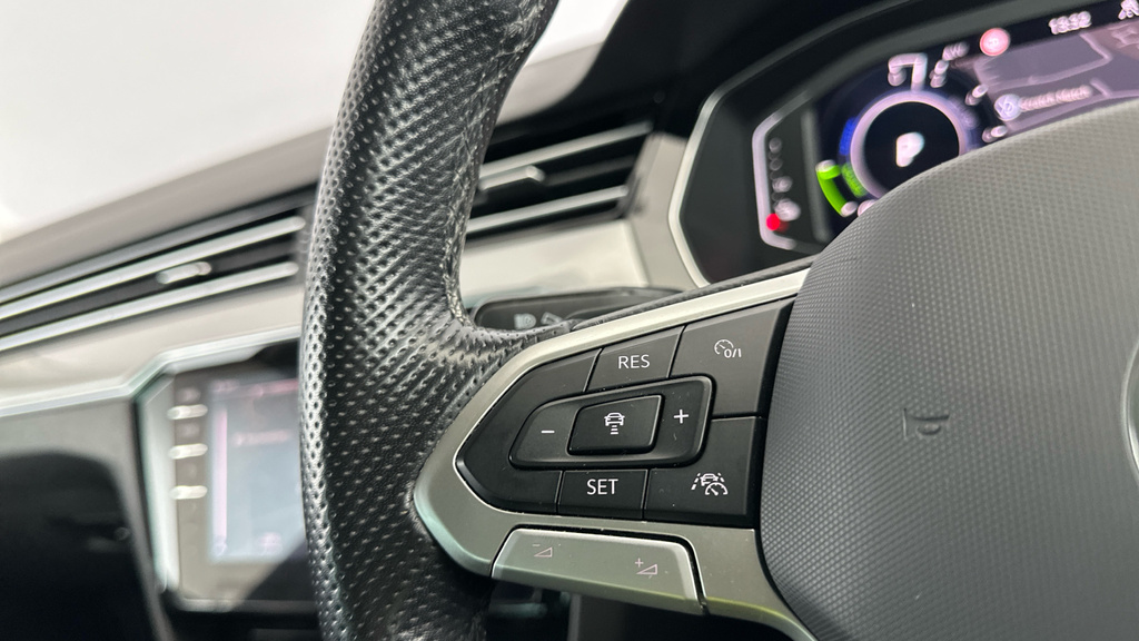 Volkswagen Passat Sel Black #11