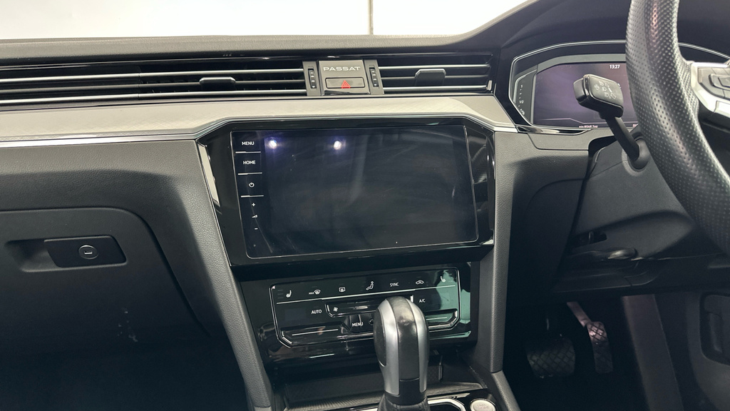 Volkswagen Passat Sel Black #17
