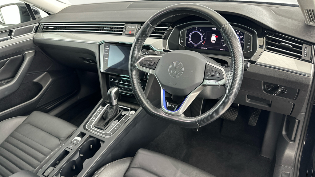 Volkswagen Passat Sel Black #9