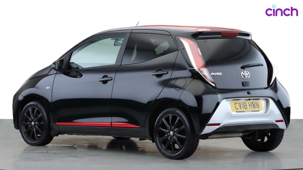 Toyota Aygo X X-play Red #5