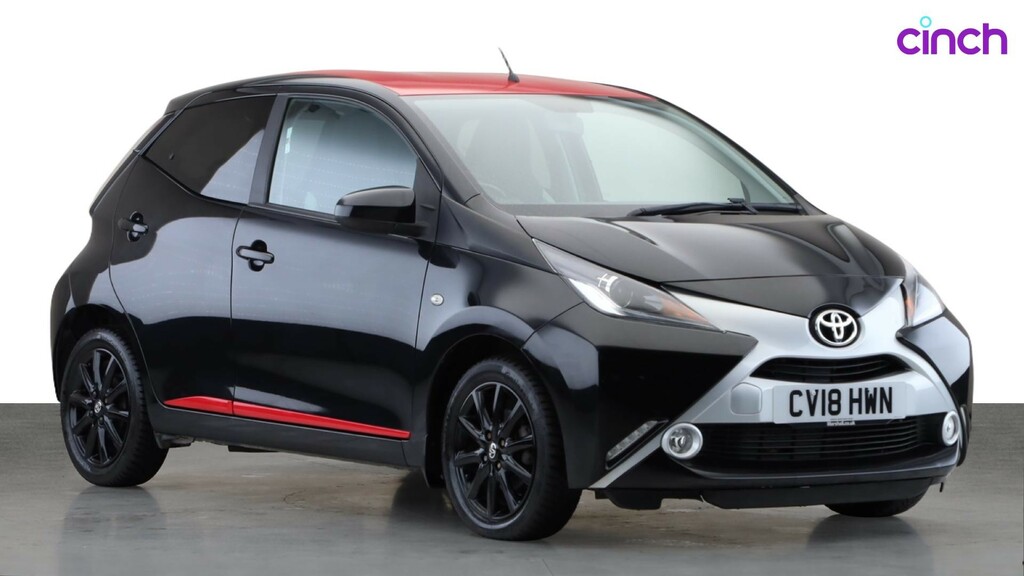 Toyota Aygo X X-play Red #1