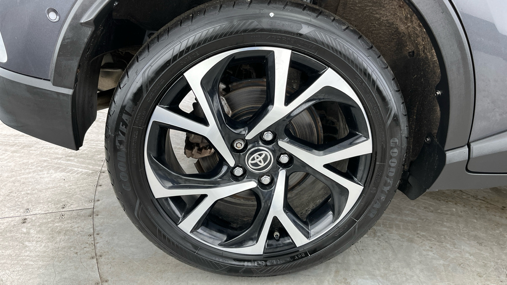Toyota C-Hr 2L Dynamic Grey #27