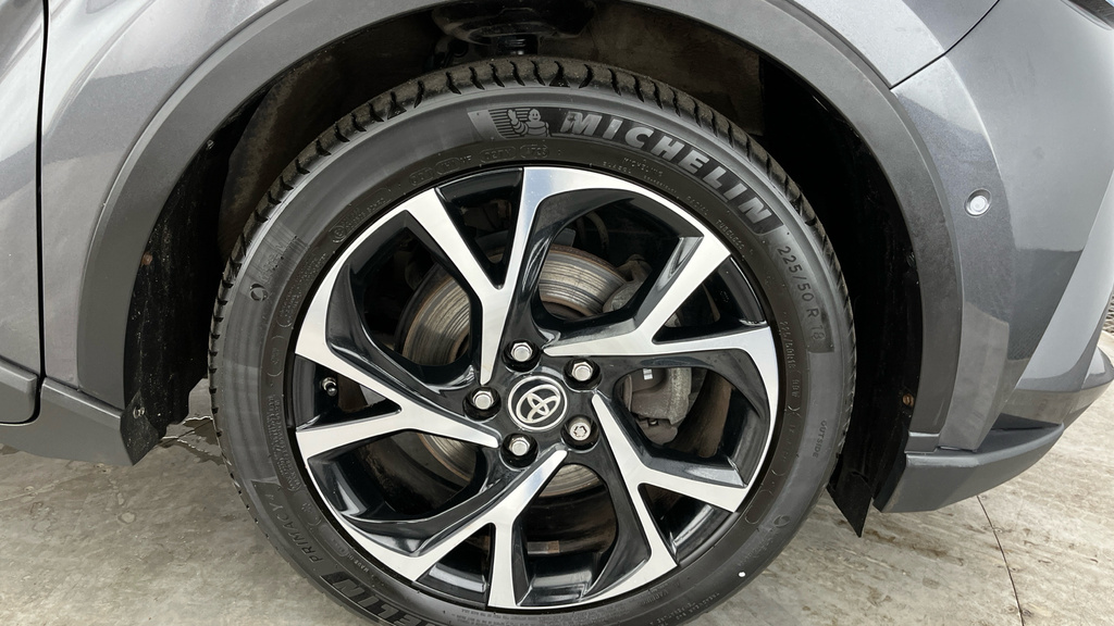 Toyota C-Hr 2L Dynamic Grey #28