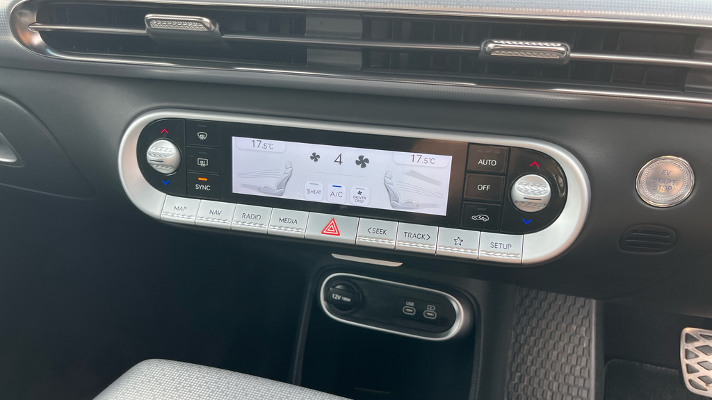 Genesis GV60 Sport Plus Awd White #14