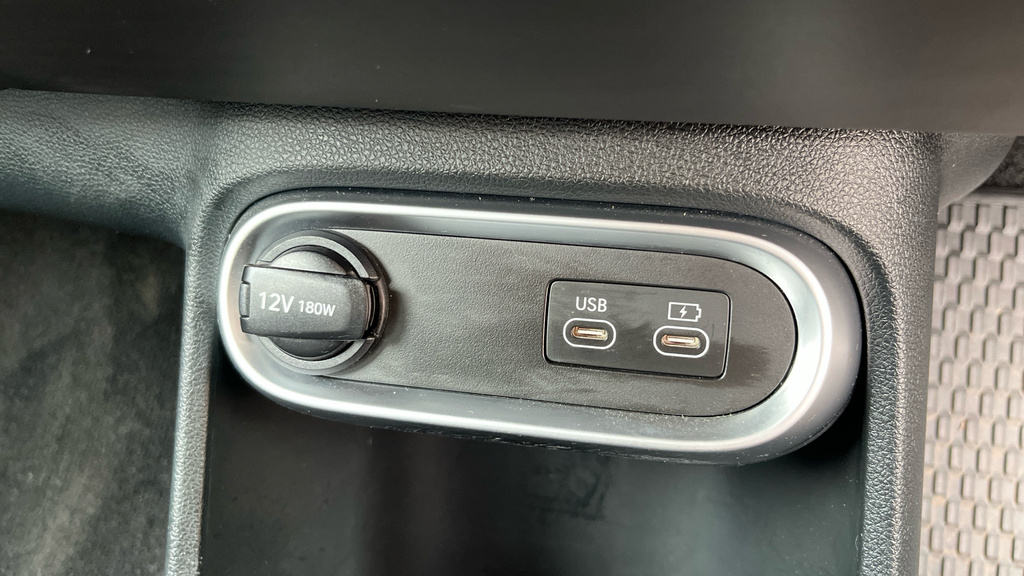 Genesis GV60 Sport Plus Awd White #17