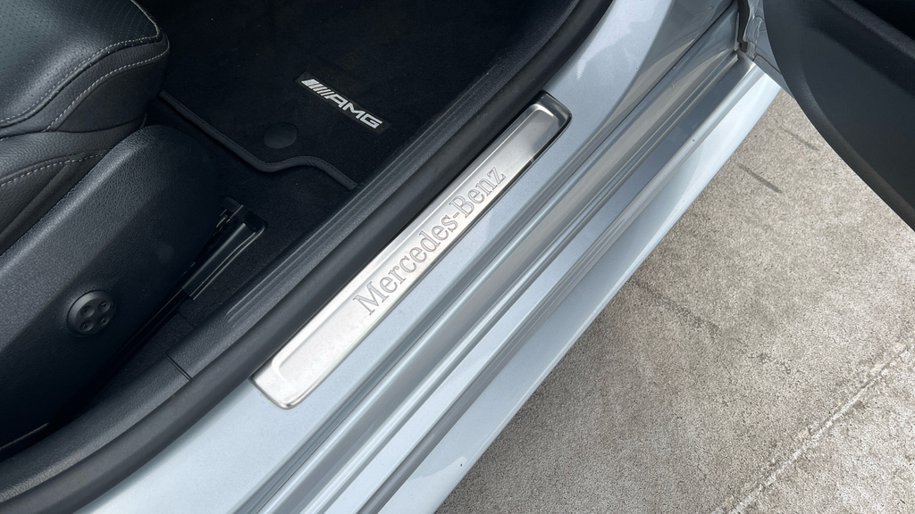 Mercedes-Benz C Class Saloon Blue #39