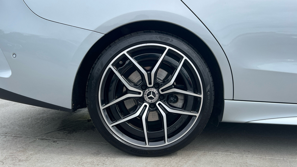 Mercedes-Benz C Class Saloon Blue #24