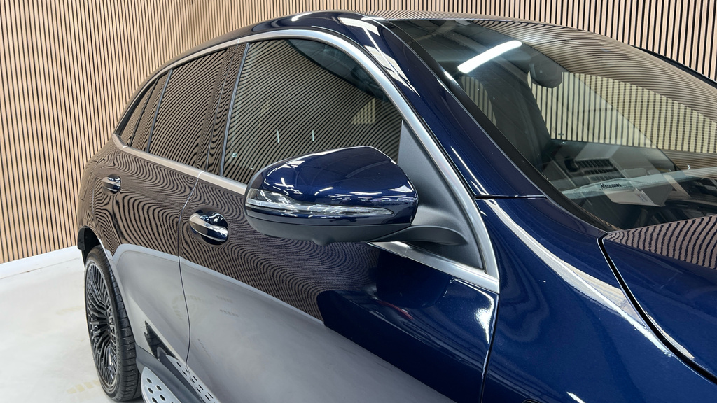 Mercedes-Benz EQC Suv Black #34