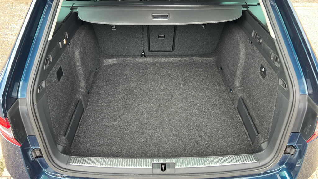 Skoda Superb Se L Executive Silver #28