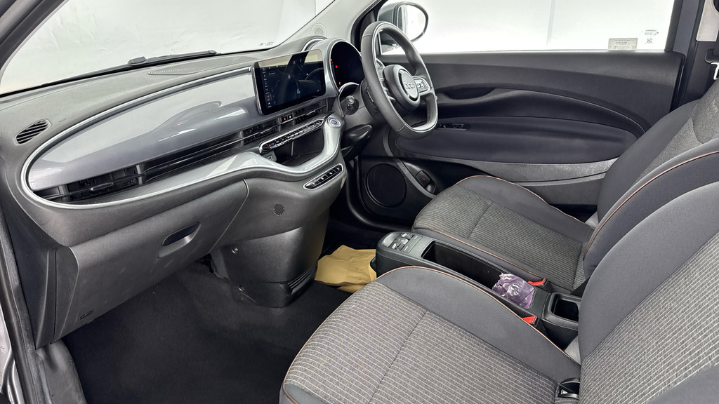 Fiat 500E 500E Passion Gold #10