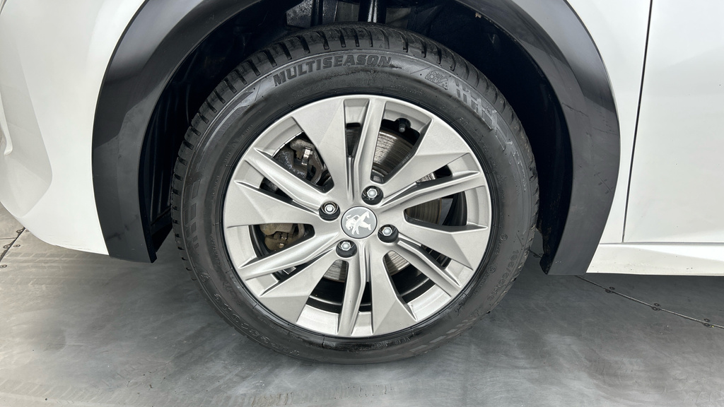 Peugeot e-208 Hatchback Black #24