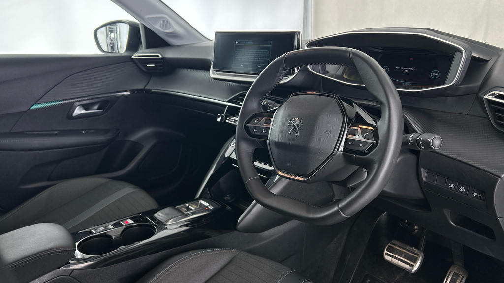 Peugeot e-208 Hatchback Black #10
