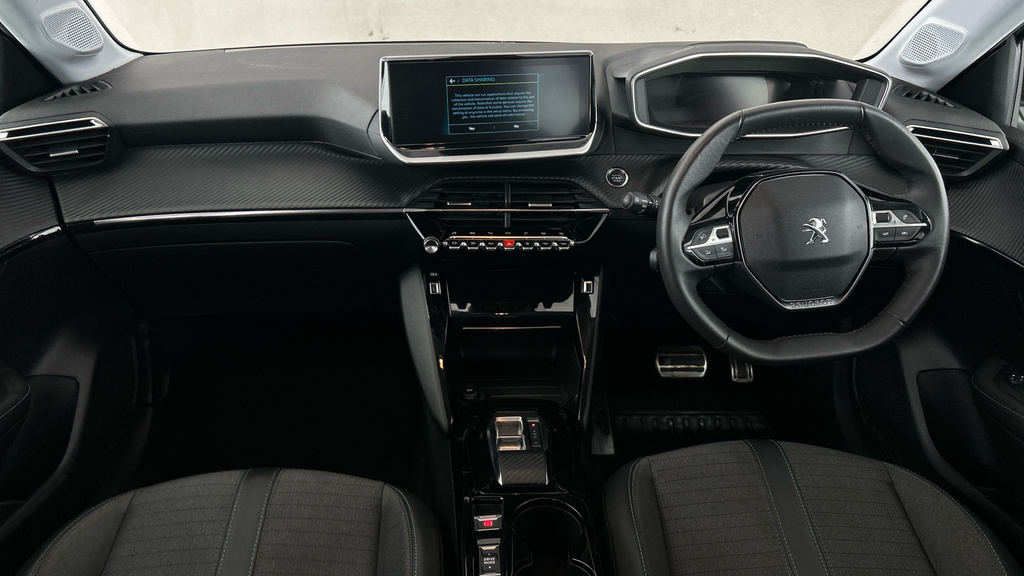 Peugeot e-208 Hatchback Black #14