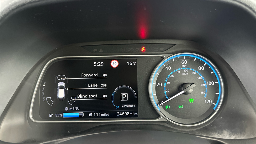 Nissan Leaf 0.0 Acenta 40Kwh 148 Bhp Red #25