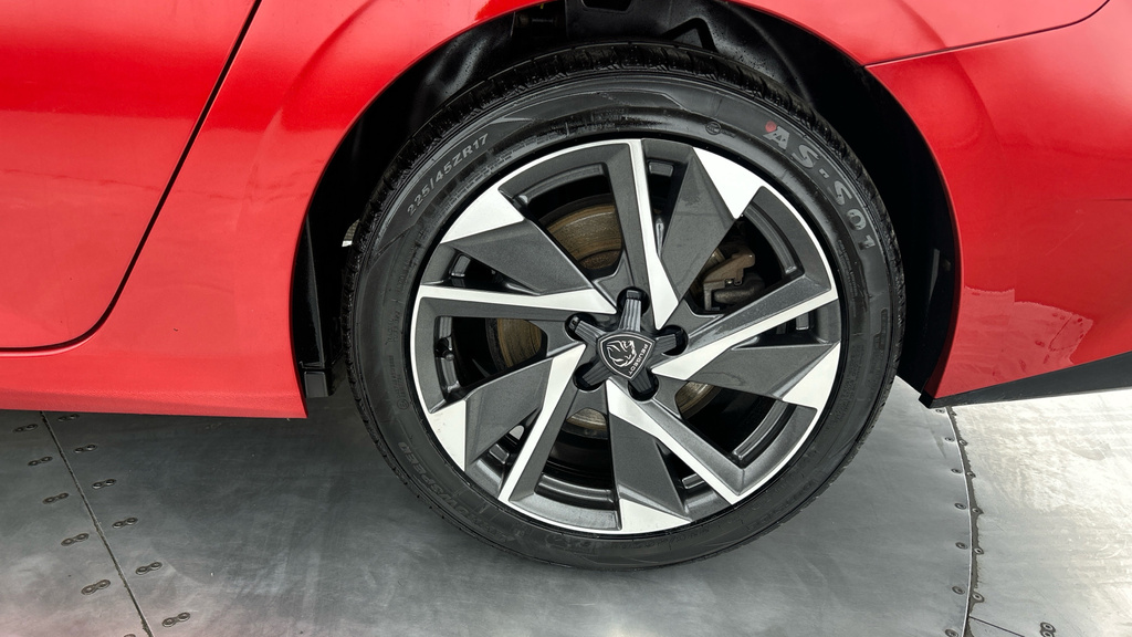 Peugeot 308 Hatchback White #25