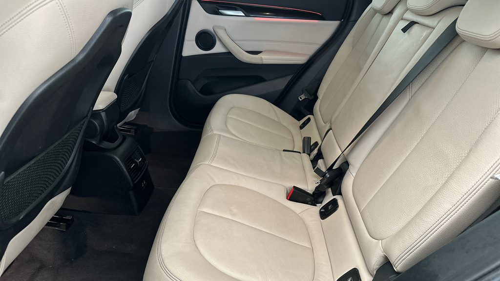 BMW X1 2L Xline Black #20