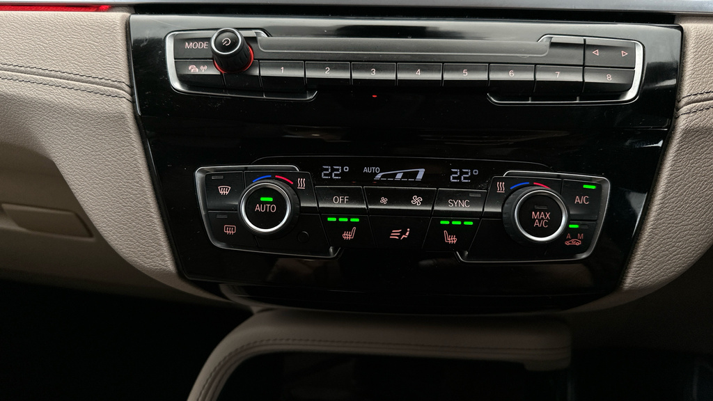 BMW X1 2L Xline Black #17