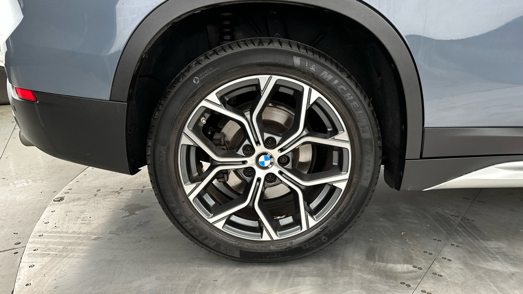 BMW X1 2L Xline Black #25