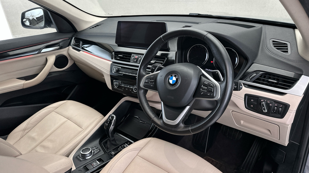 BMW X1 2L Xline Black #12