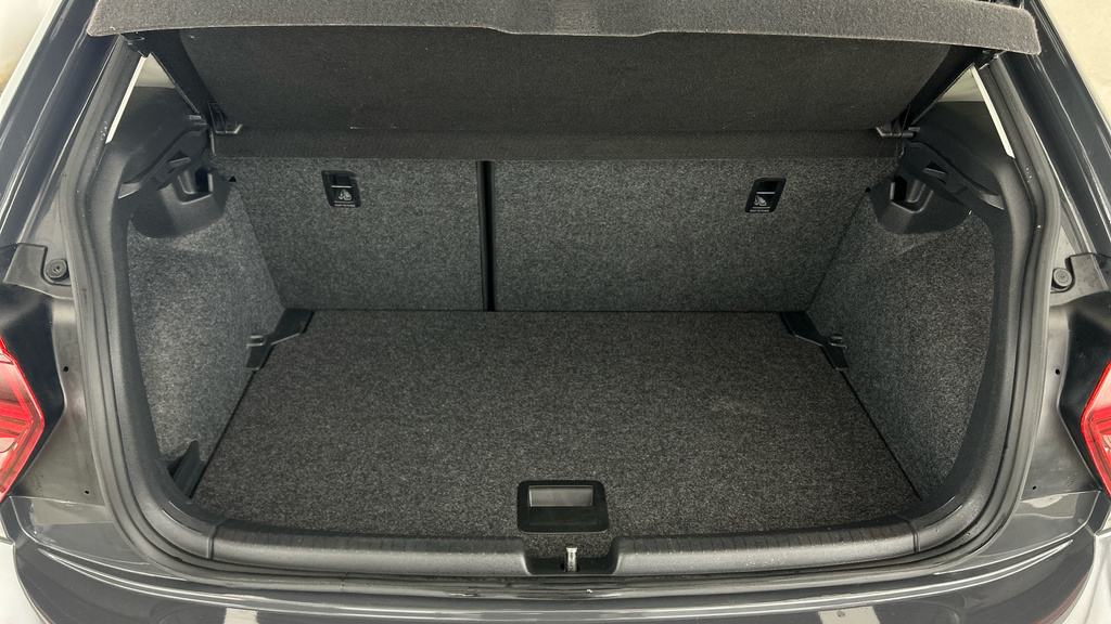 Volkswagen Polo Active Black #21
