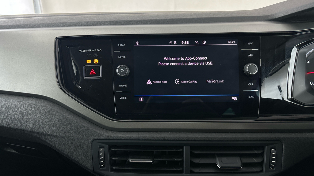 Volkswagen Polo Active Black #17