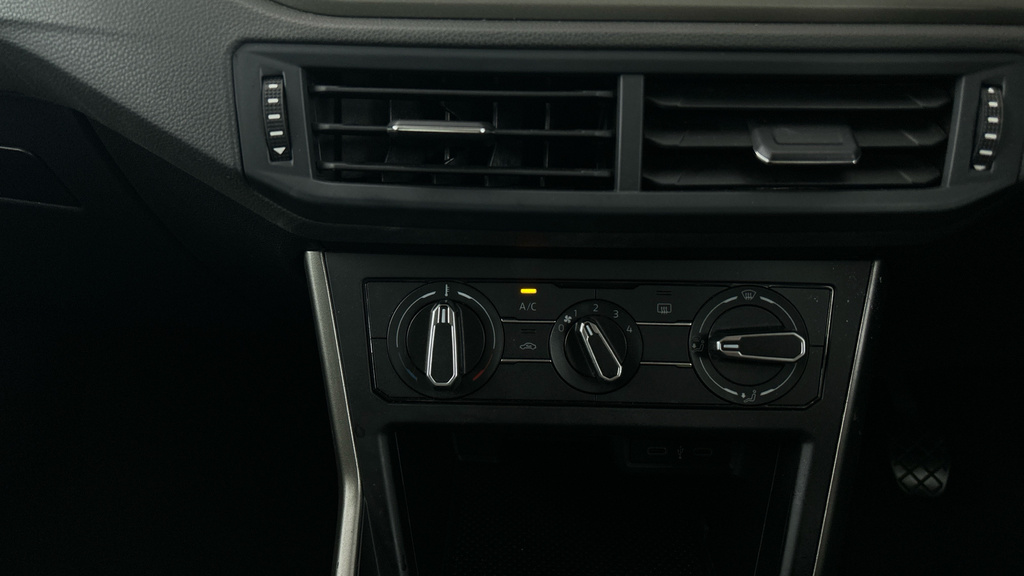 Volkswagen Polo Active Black #14