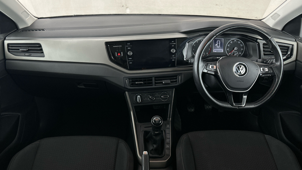 Volkswagen Polo Active Black #13