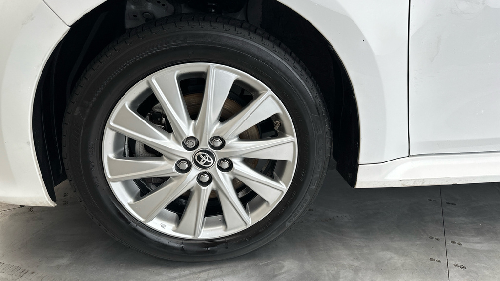 Toyota Yaris 1.5 Vvt-h Icon E-cvt Euro 6 Ss... White #19