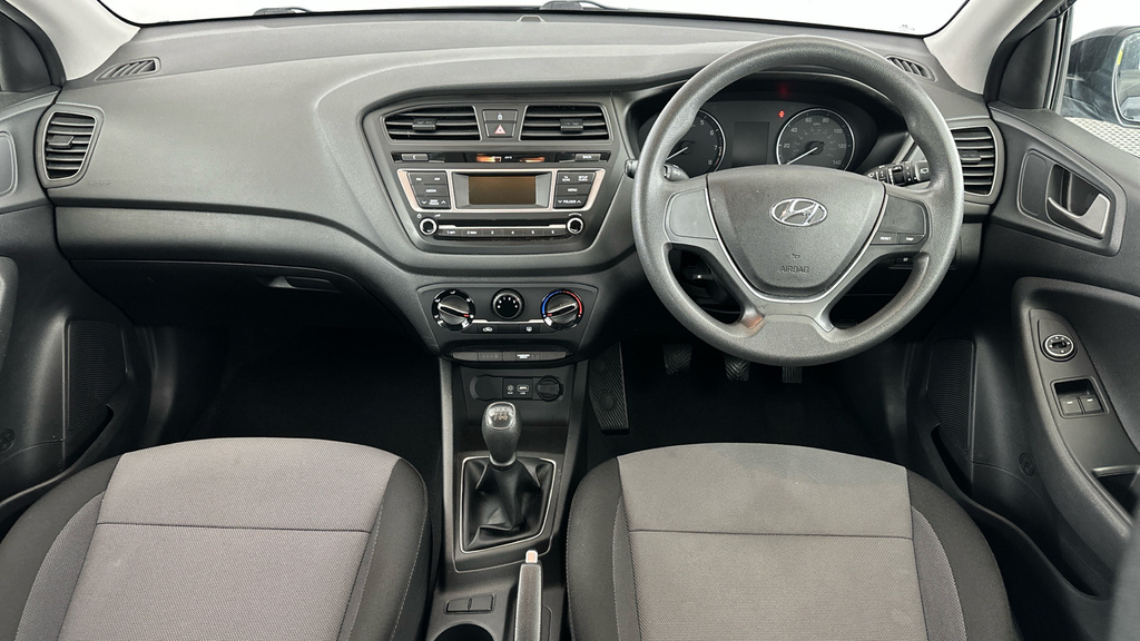 Hyundai I20 Red #12