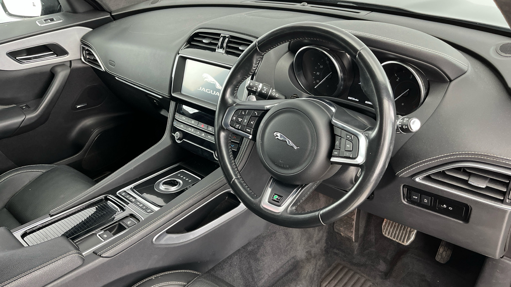 Jaguar F-Pace 2.0D 180 Chequered Flag Awd Grey #9