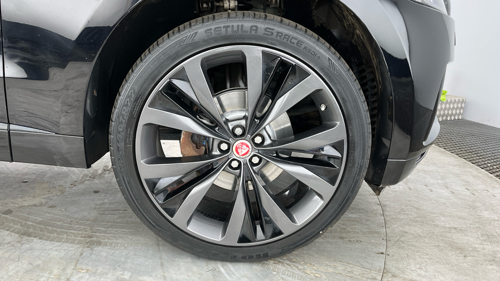 Jaguar F-Pace 2.0D 180 Chequered Flag Awd Grey #31