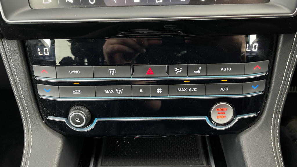 Jaguar F-Pace 2.0D 180 Chequered Flag Awd Grey #14