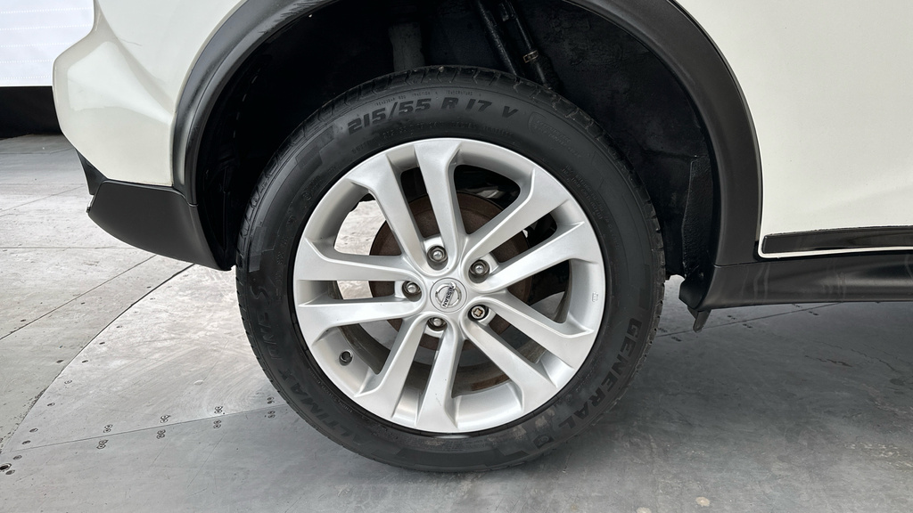 Nissan Juke Tekna Black #24