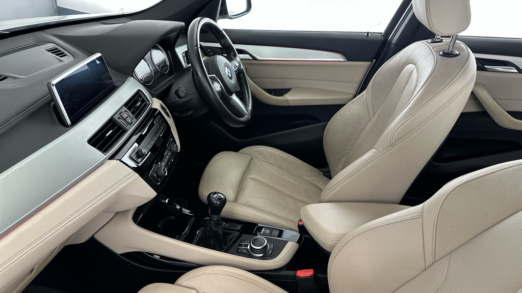 BMW X1 Sdrive 18D Xline Step Black #29
