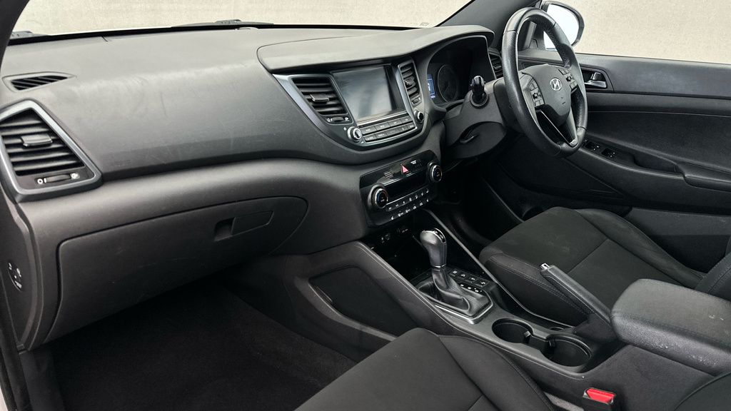 Hyundai Tucson Black #11