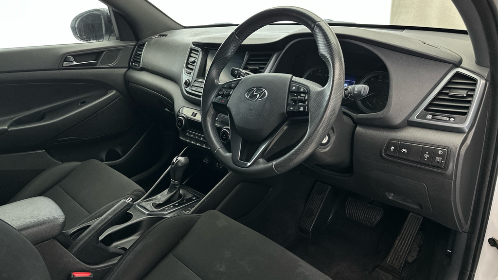 Hyundai Tucson Black #10