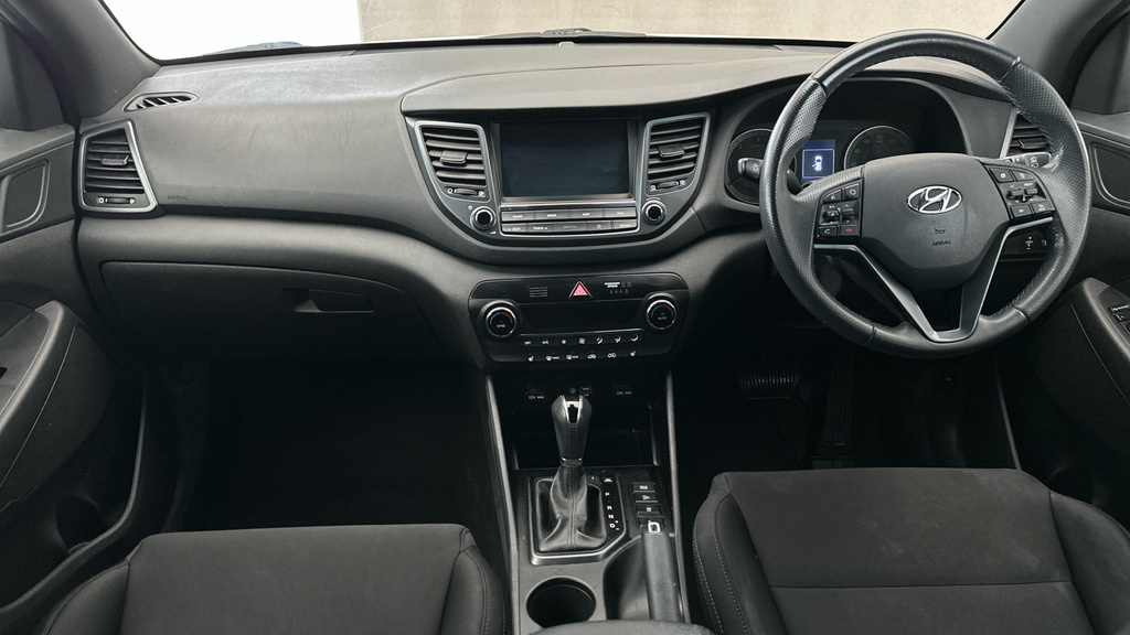 Hyundai Tucson Black #13