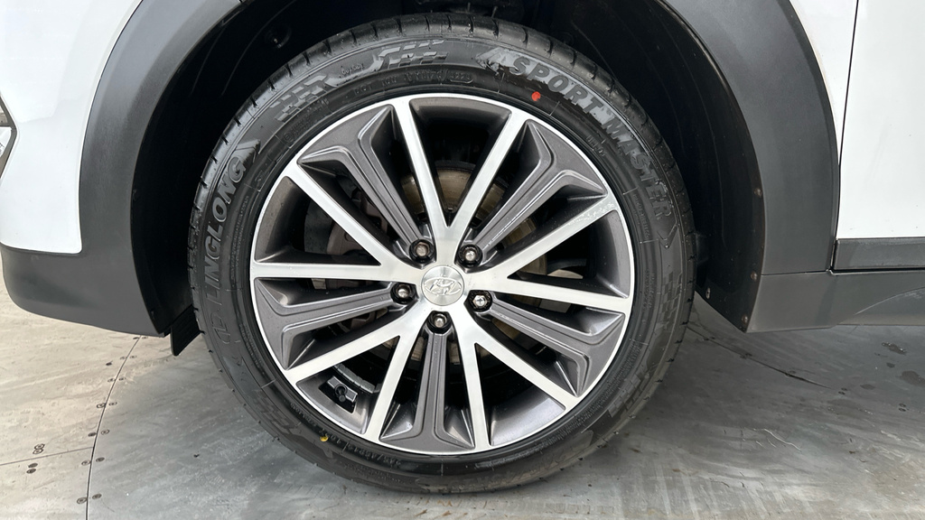 Hyundai Tucson Black #23
