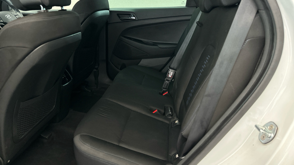 Hyundai Tucson Black #21