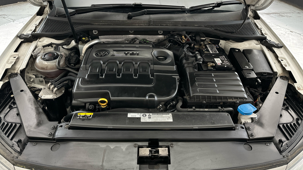 Volkswagen Passat Gt Grey #25